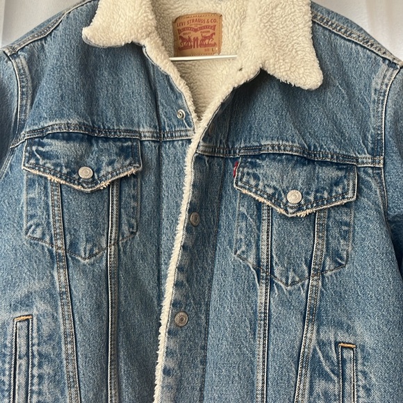 Brand new Levi’s Sherpa jacket, never worn - Picture 3 of 5